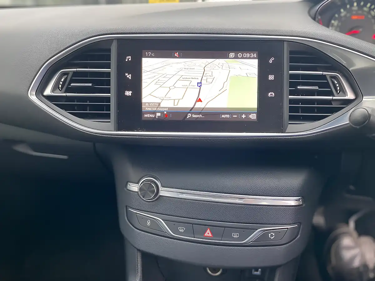 Used 2018 Peugeot 308 Sw Active Blue - Interior and Exterior details 13