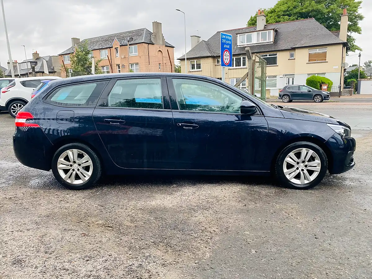 Used 2018 Peugeot 308 Sw Active Blue - Interior and Exterior details 9