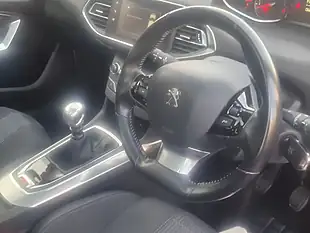 Used 2018 Peugeot 308 Sw Allure Red - Interior and Exterior details 17
