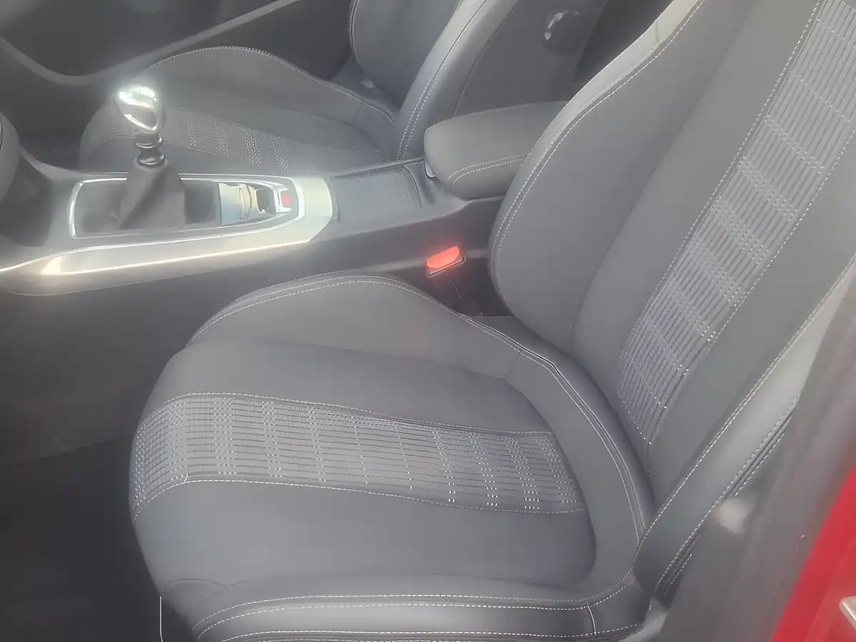 Used 2018 Peugeot 308 Sw Allure Red - Interior and Exterior details 18