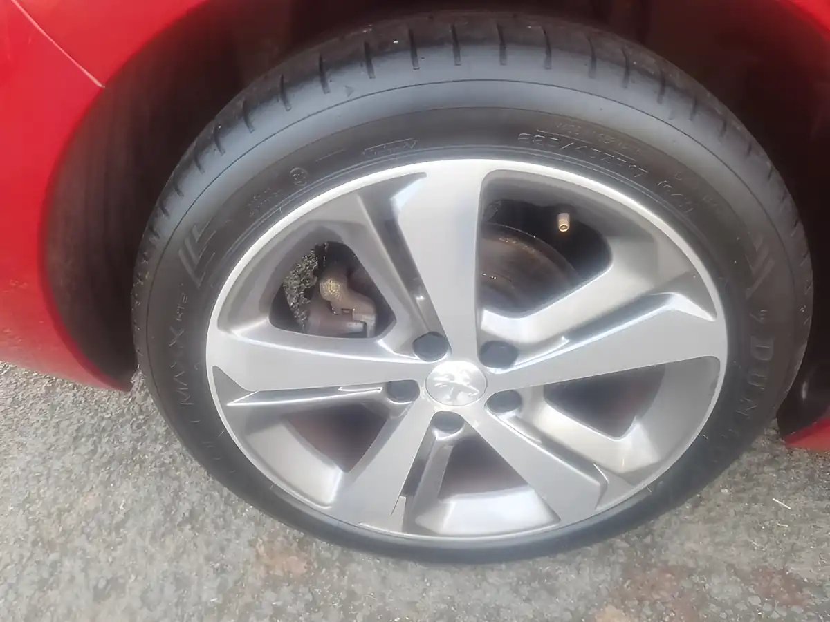 Used 2018 Peugeot 308 Sw Allure Red - Interior and Exterior details 6