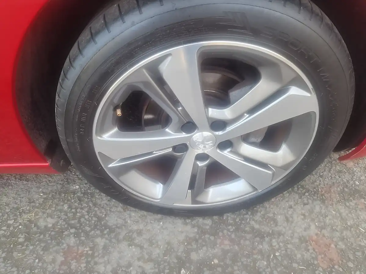 Used 2018 Peugeot 308 Sw Allure Red - Interior and Exterior details 7