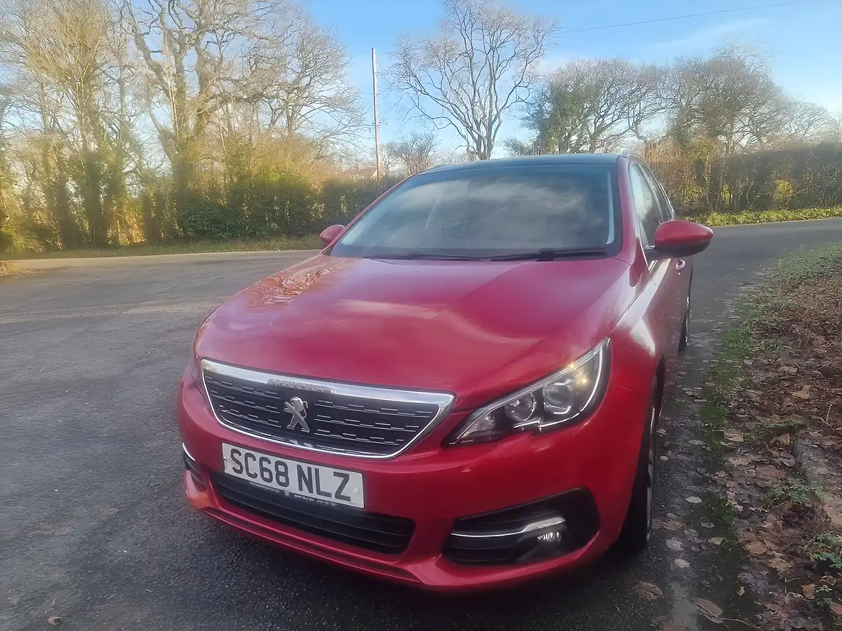 Used 2018 Peugeot 308 Sw Allure Red - Interior and Exterior details 8