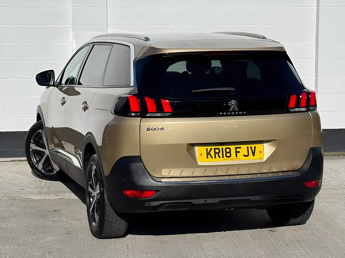 Used 2018 Peugeot 5008 Allure Cairo Gold - Interior and Exterior details 10