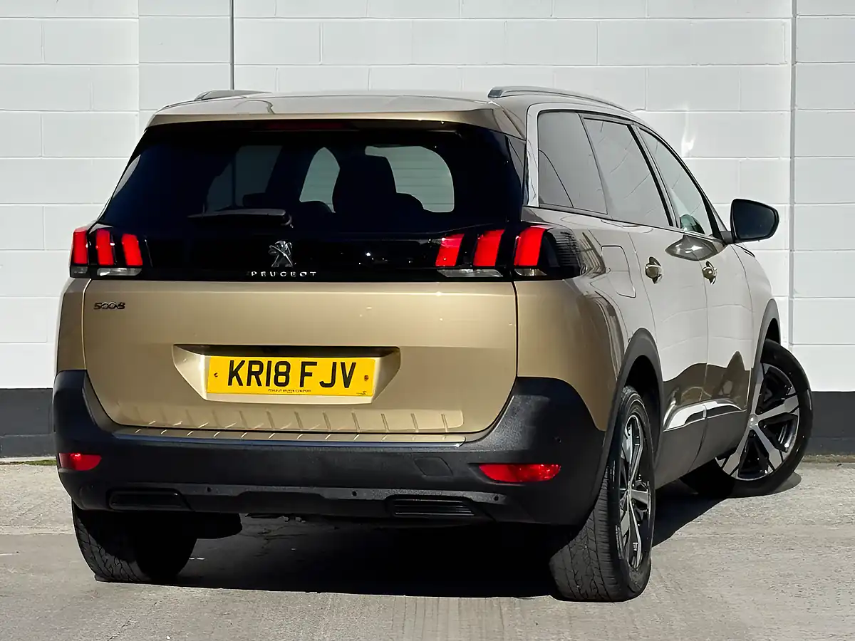 Used 2018 Peugeot 5008 Allure Cairo Gold - Interior and Exterior details 11
