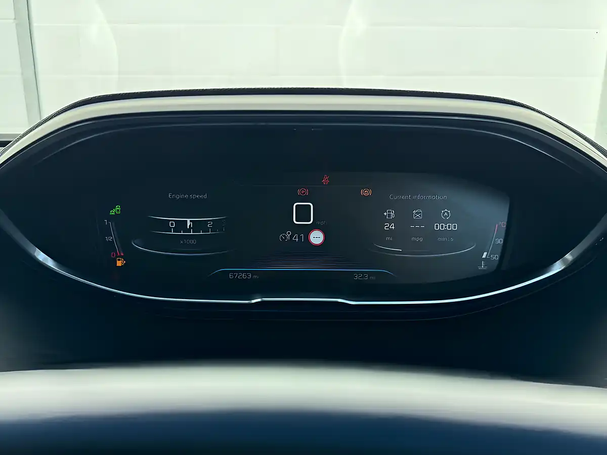 Used 2018 Peugeot 5008 Allure Cairo Gold - Interior and Exterior details 18