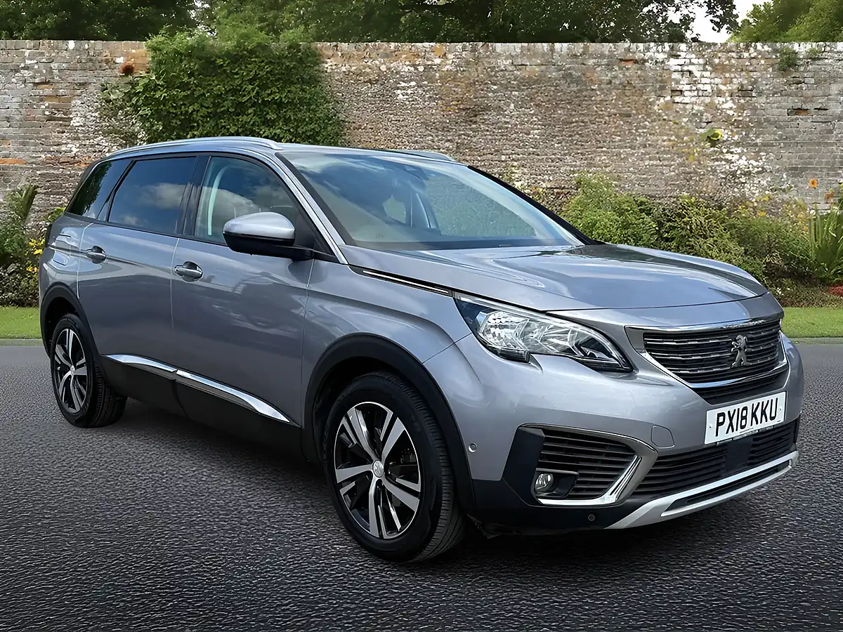 Used 2018 Peugeot 5008 Allure Grey - Front View