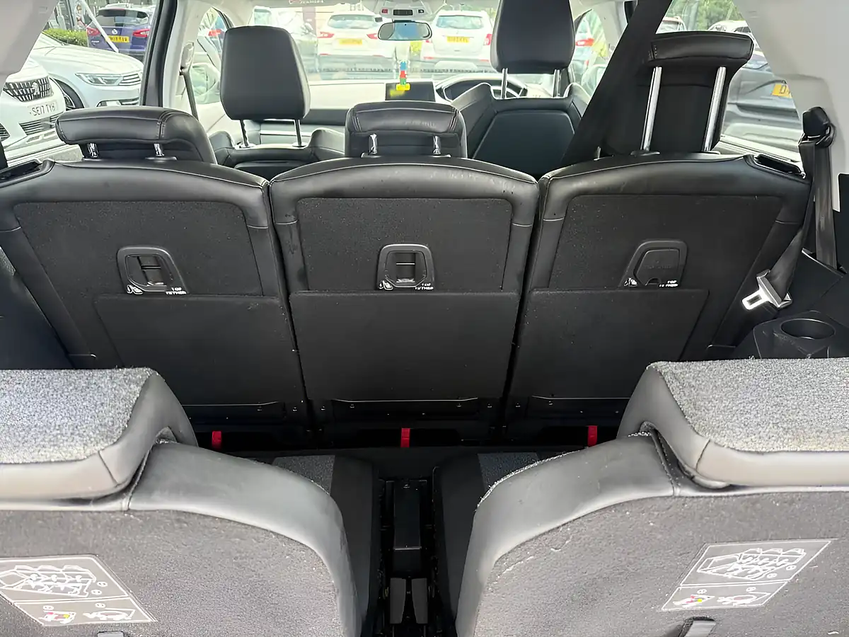 Used 2018 Peugeot 5008 Allure Grey - Interior and Exterior details 10