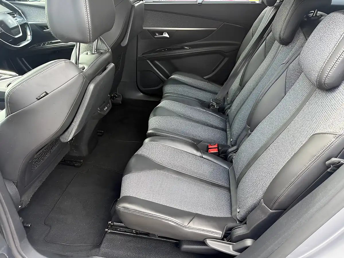 Used 2018 Peugeot 5008 Allure Grey - Interior and Exterior details 12