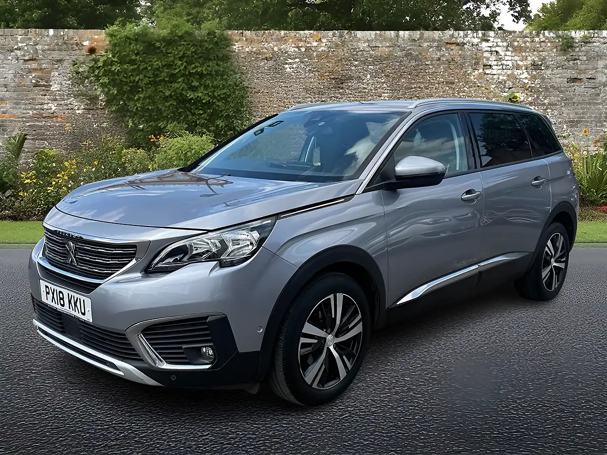 Used 2018 Peugeot 5008 Allure Grey - Interior and Exterior details 4