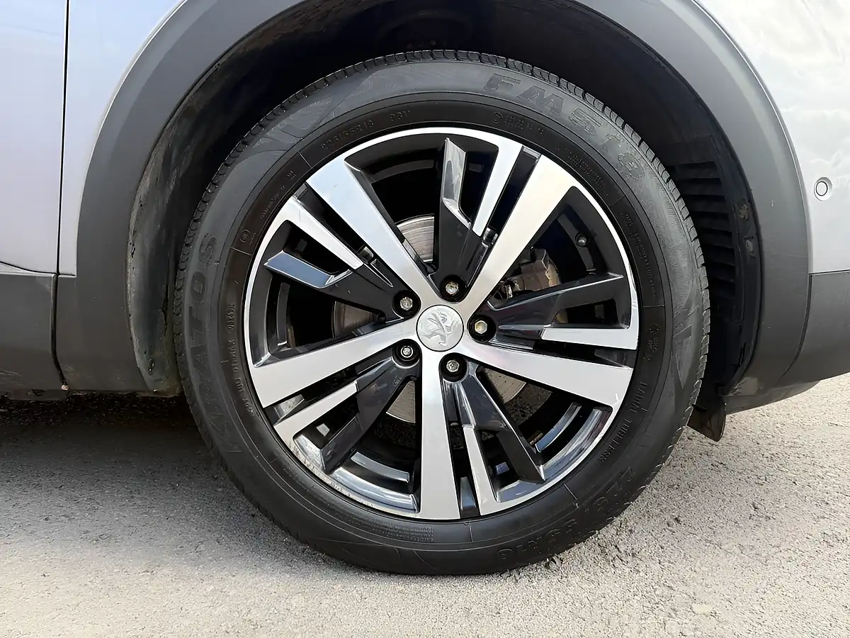 Used 2018 Peugeot 5008 Allure Grey - Interior and Exterior details 9