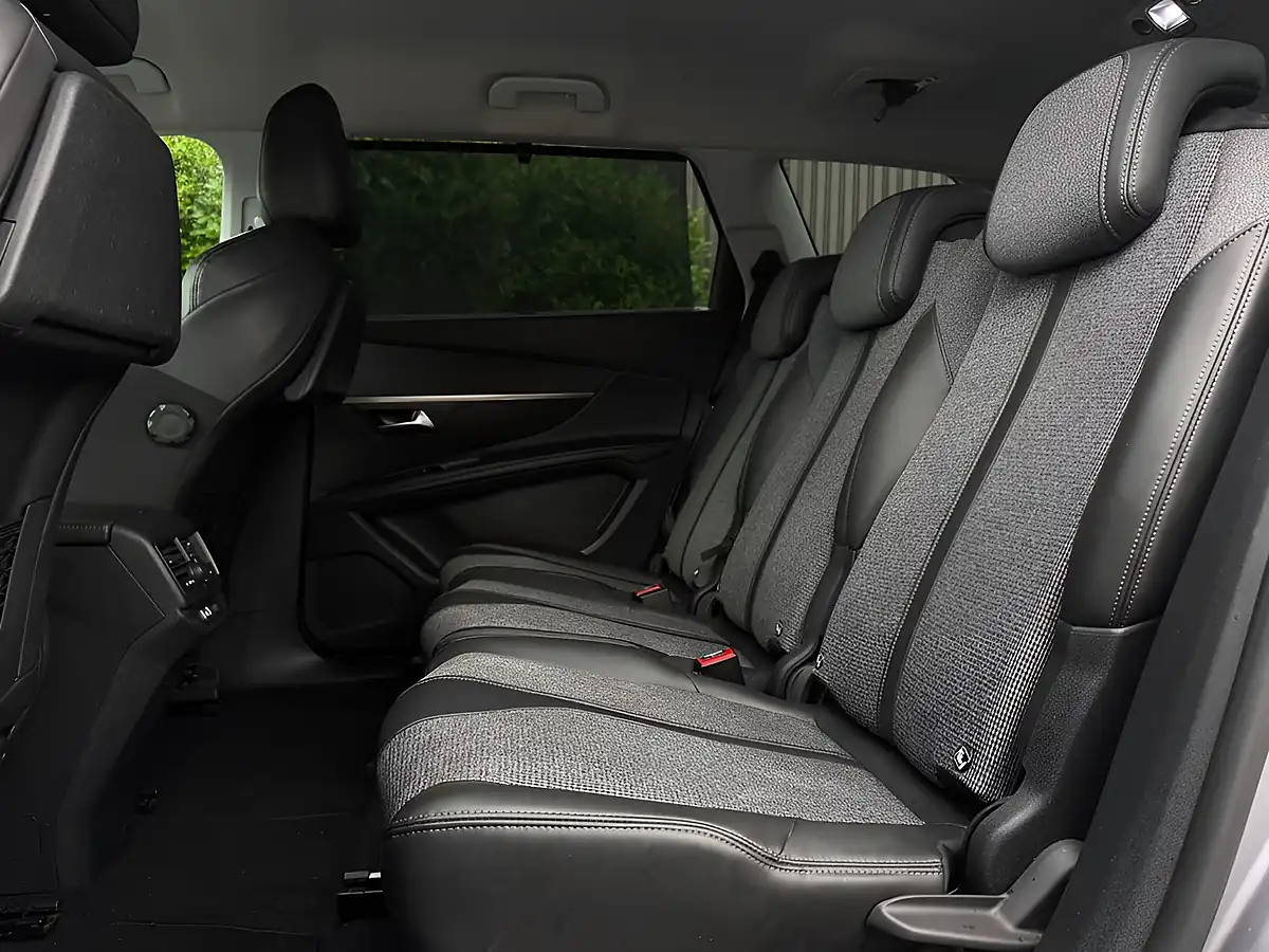 Used 2018 Peugeot 5008 Allure Grey - Interior and Exterior details 12