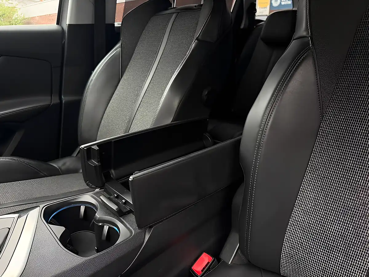 Used 2018 Peugeot 5008 Allure Grey - Interior and Exterior details 13