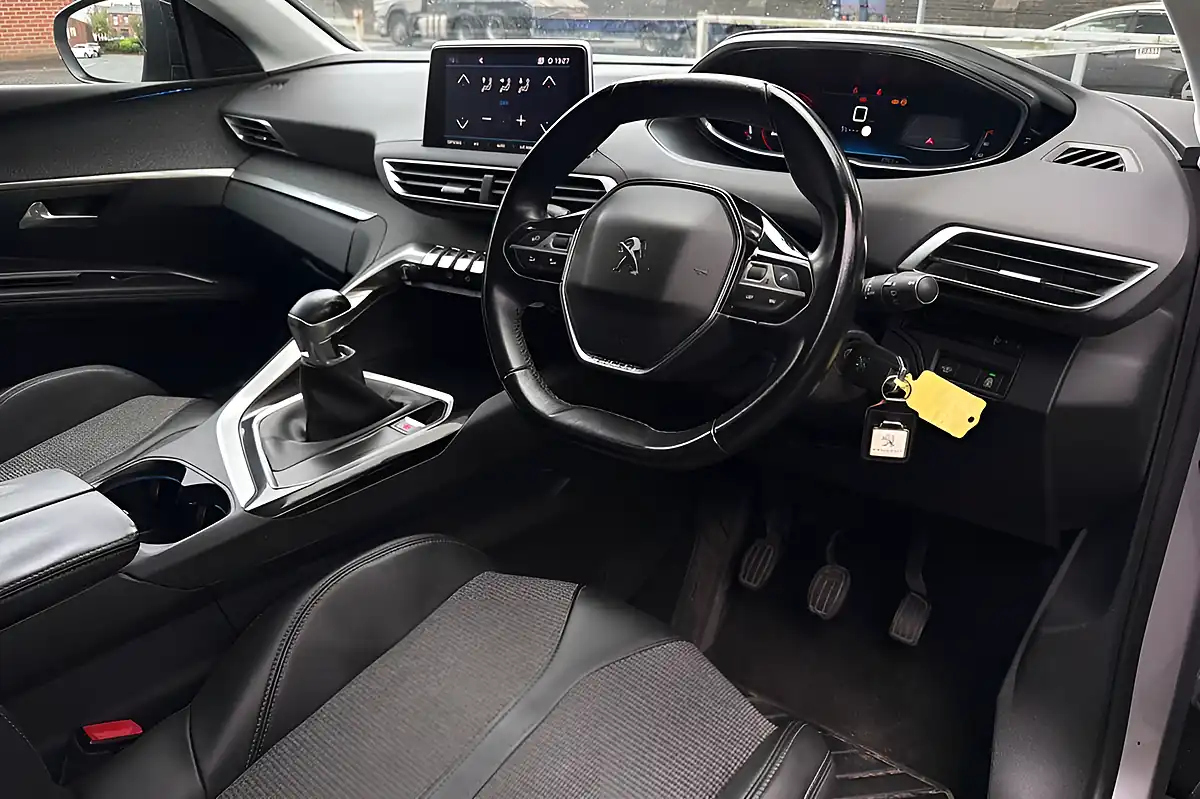 Used 2018 Peugeot 5008 Allure Grey - Interior and Exterior details 2