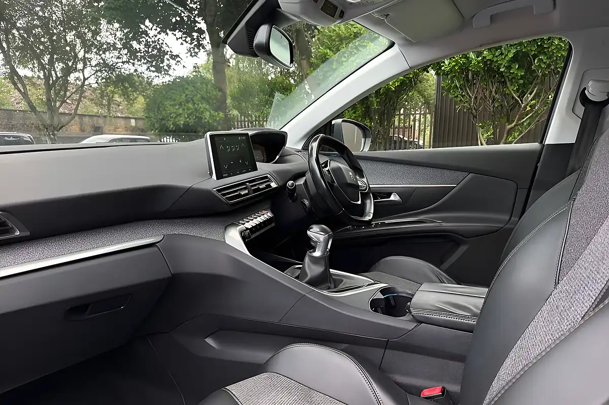 Used 2018 Peugeot 5008 Allure Grey - Interior and Exterior details 4