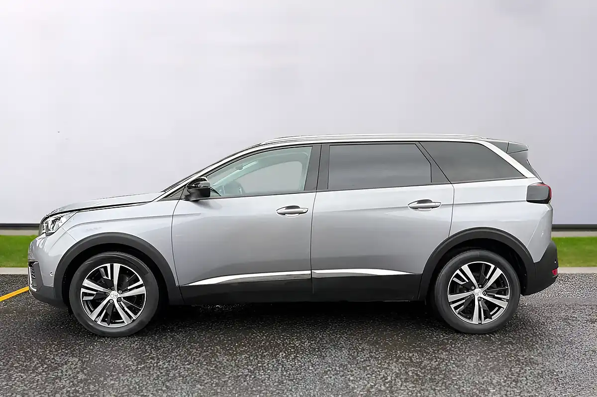 Used 2018 Peugeot 5008 Allure Grey - Interior and Exterior details 7