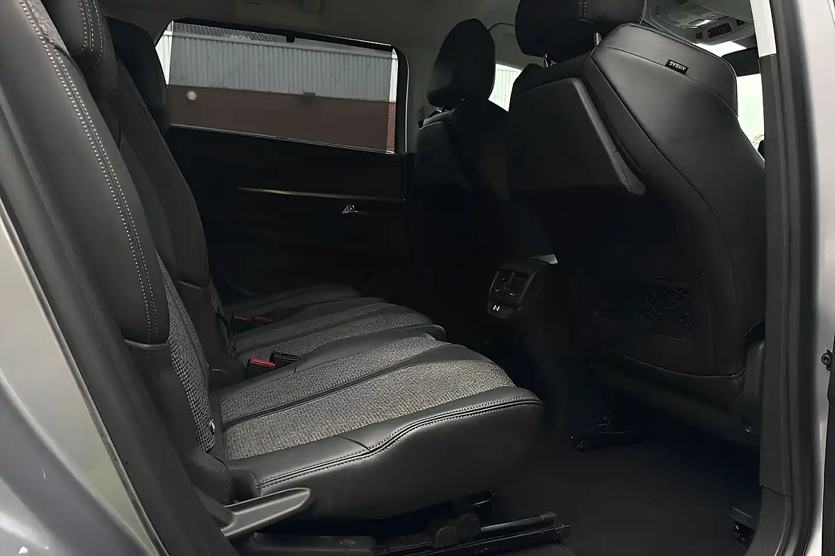 Used 2018 Peugeot 5008 Allure Grey - Interior and Exterior details 8