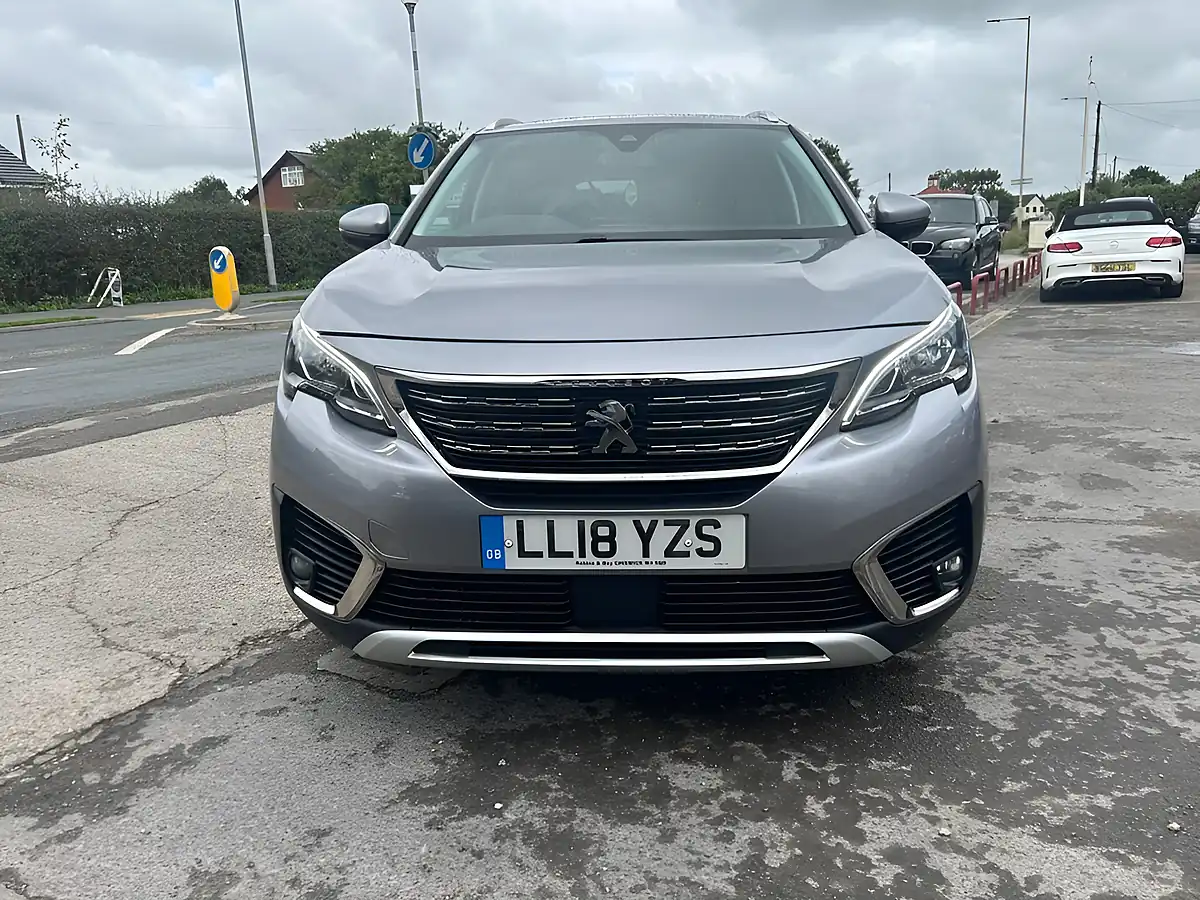 Used 2018 Peugeot 5008 Allure Grey - Interior and Exterior details 11