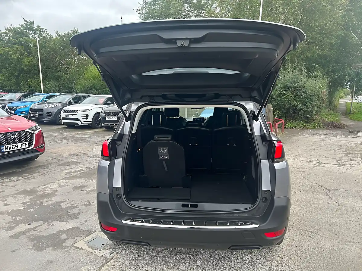 Used 2018 Peugeot 5008 Allure Grey - Interior and Exterior details 7