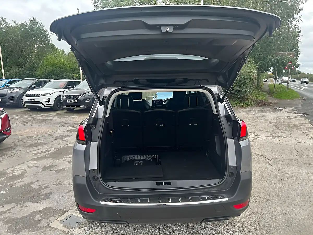 Used 2018 Peugeot 5008 Allure Grey - Interior and Exterior details 8