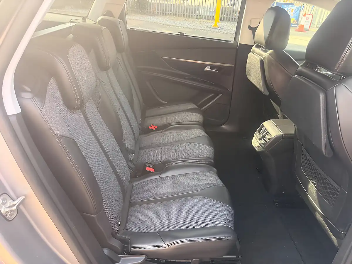 Used 2018 Peugeot 5008 Allure Grey - Interior and Exterior details 14