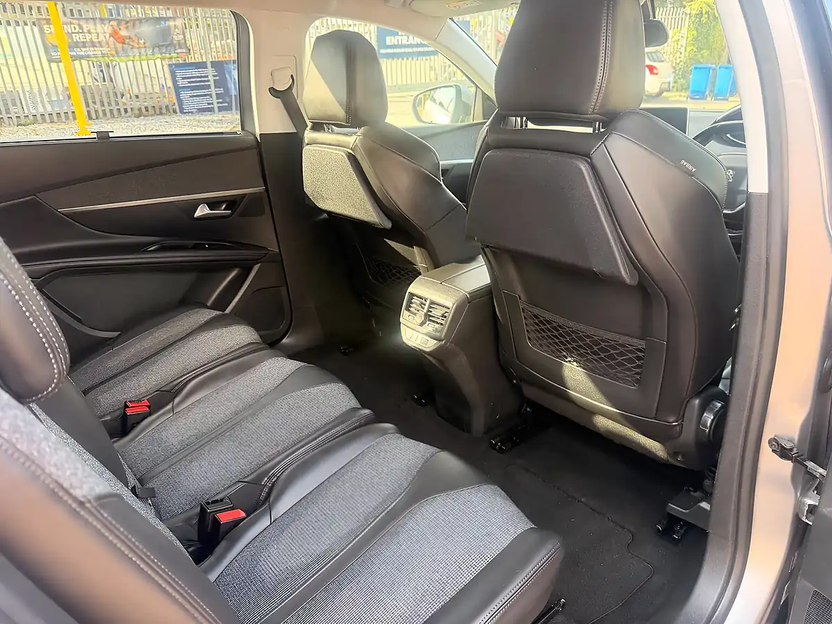 Used 2018 Peugeot 5008 Allure Grey - Interior and Exterior details 15