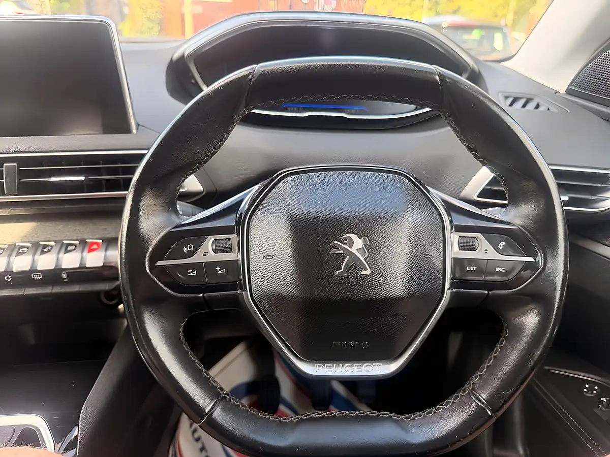 Used 2018 Peugeot 5008 Allure Grey - Interior and Exterior details 17