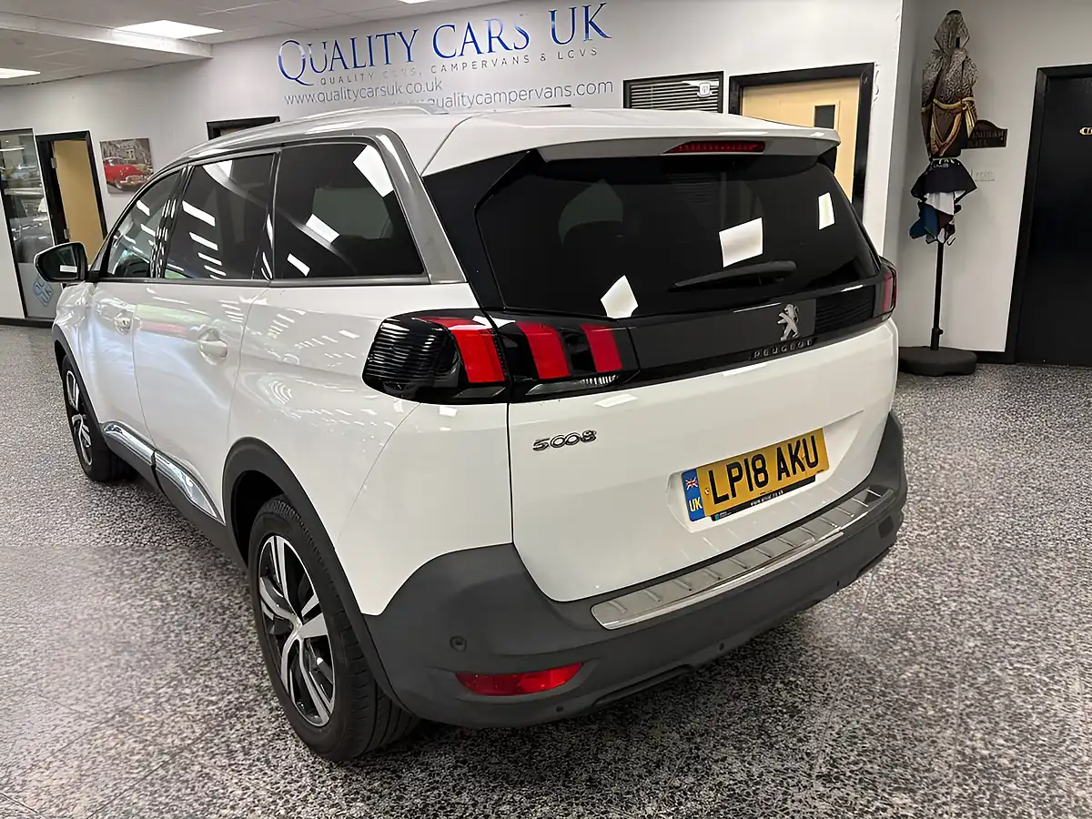 Used 2018 Peugeot 5008 Allure White - Interior and Exterior details 12