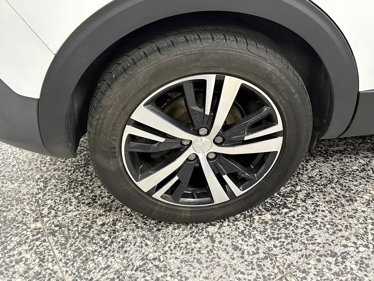 Used 2018 Peugeot 5008 Allure White - Interior and Exterior details 14