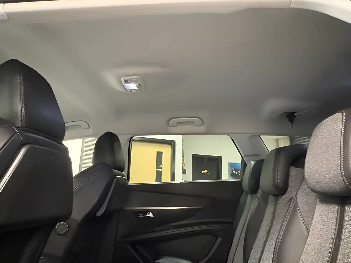 Used 2018 Peugeot 5008 Allure White - Interior and Exterior details 18