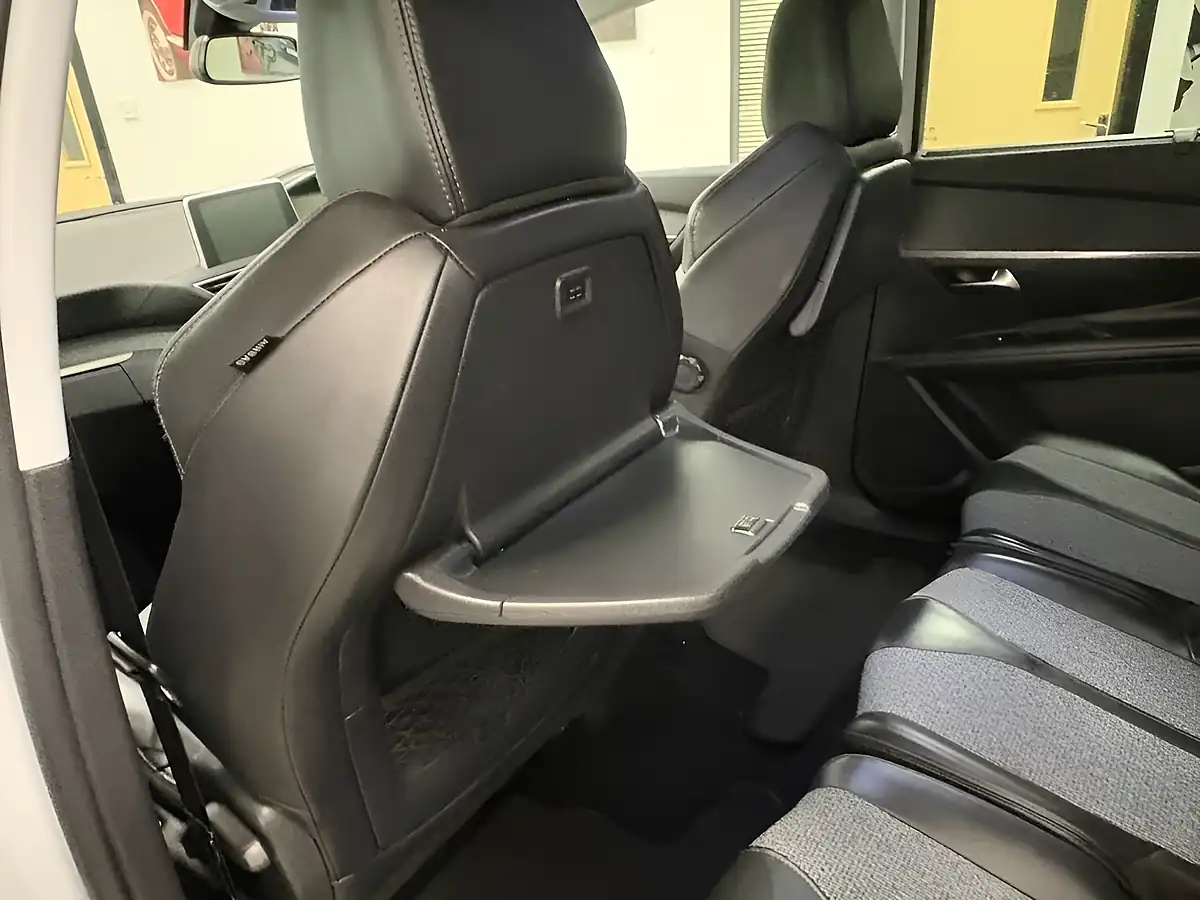 Used 2018 Peugeot 5008 Allure White - Interior and Exterior details 20