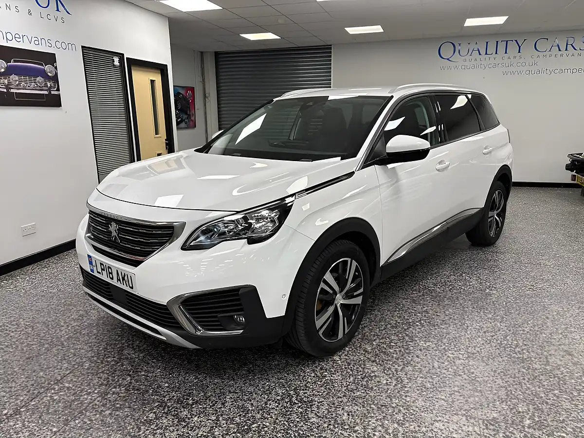 Used 2018 Peugeot 5008 Allure White - Interior and Exterior details 4