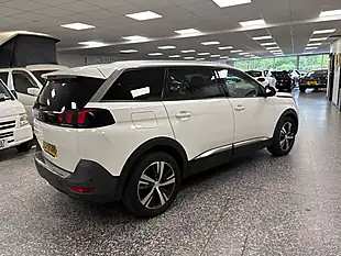 Used 2018 Peugeot 5008 Allure White - Interior and Exterior details 8