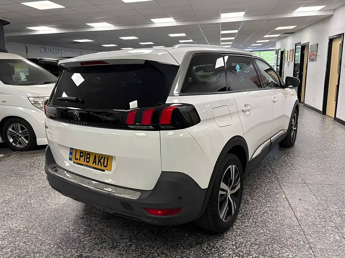 Used 2018 Peugeot 5008 Allure White - Interior and Exterior details 9