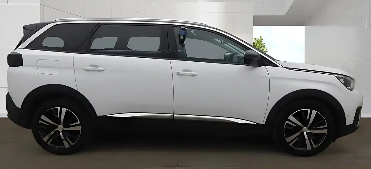 Used 2018 Peugeot 5008 Allure White - Interior and Exterior details 5