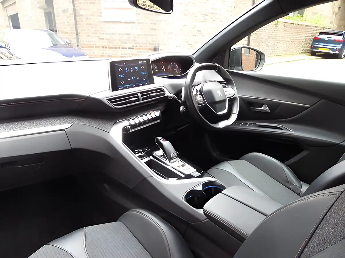 Used 2018 Peugeot 5008 GT Line Grey - Interior and Exterior details 14