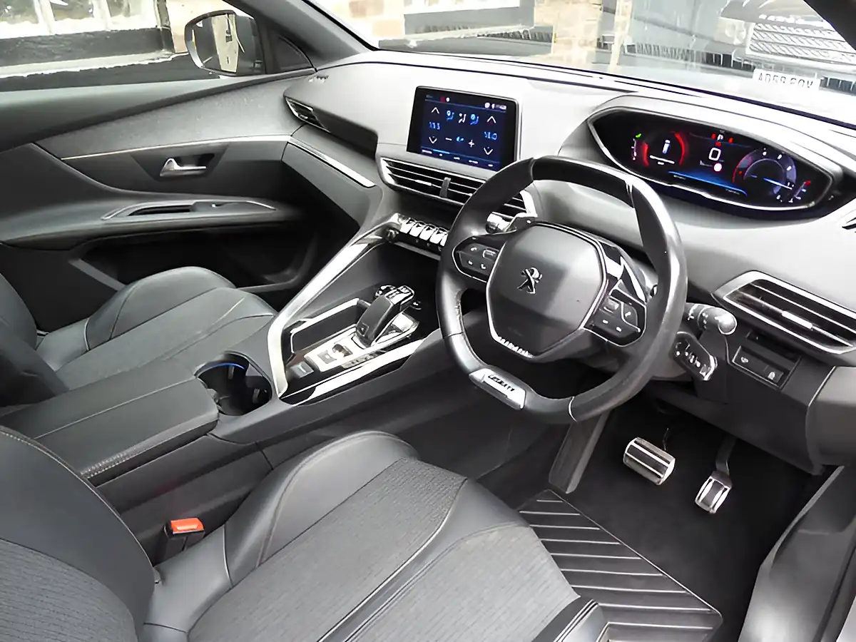 Used 2018 Peugeot 5008 GT Line Grey - Interior and Exterior details 16