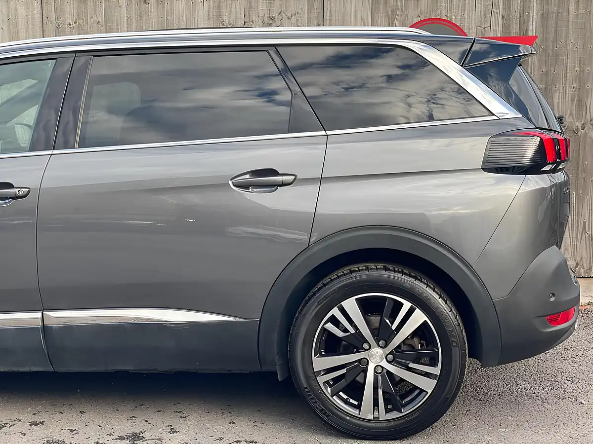 Used 2018 Peugeot 5008 GT Line Grey - Interior and Exterior details 12