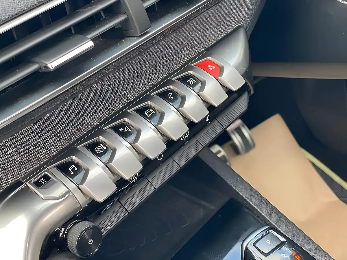 Used 2018 Peugeot 5008 GT Line Grey - Interior and Exterior details 14