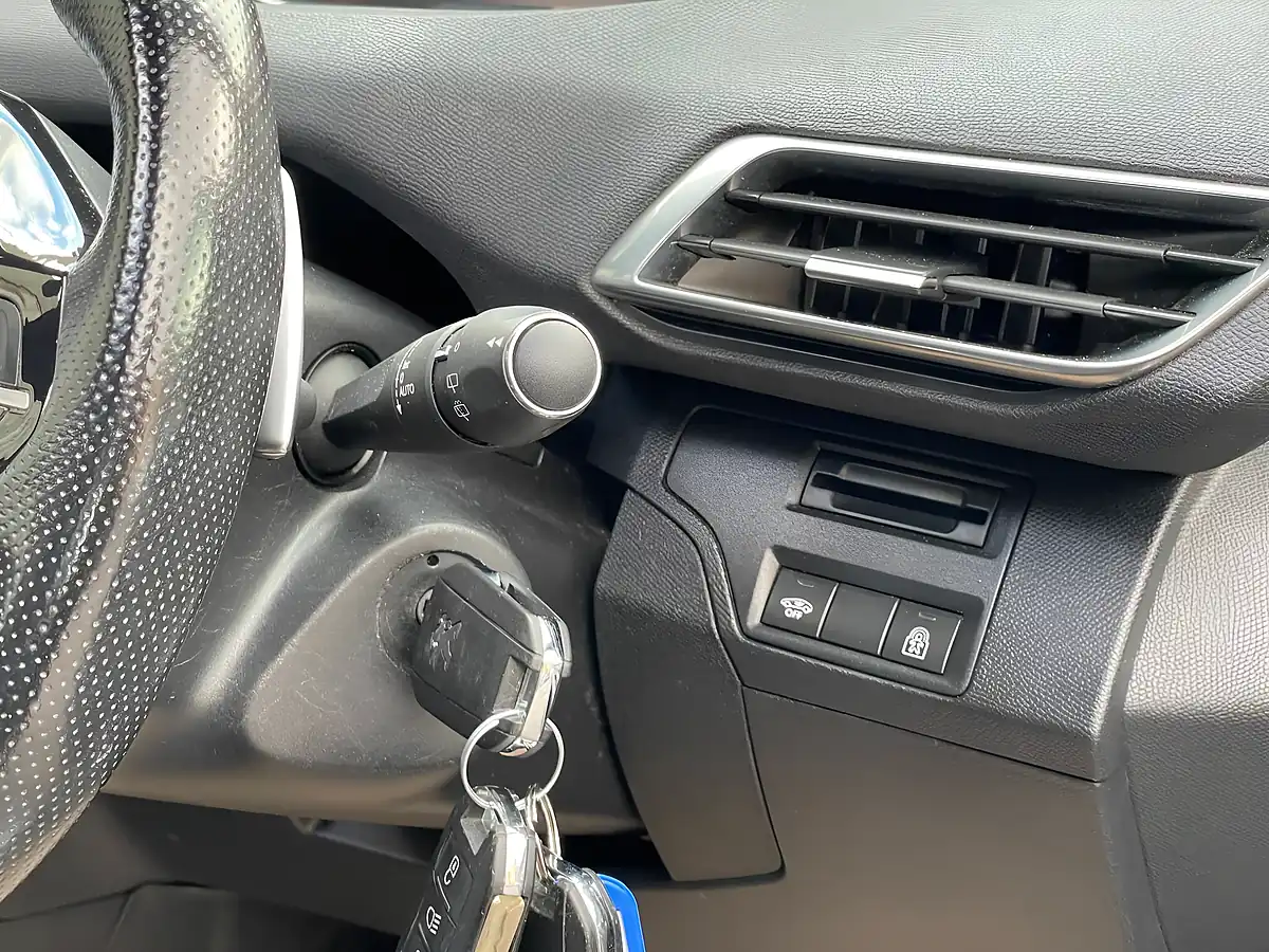 Used 2018 Peugeot 5008 GT Line Grey - Interior and Exterior details 19