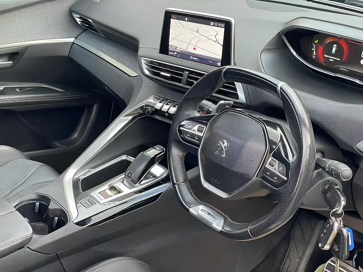 Used 2018 Peugeot 5008 GT Line Grey - Interior and Exterior details 4