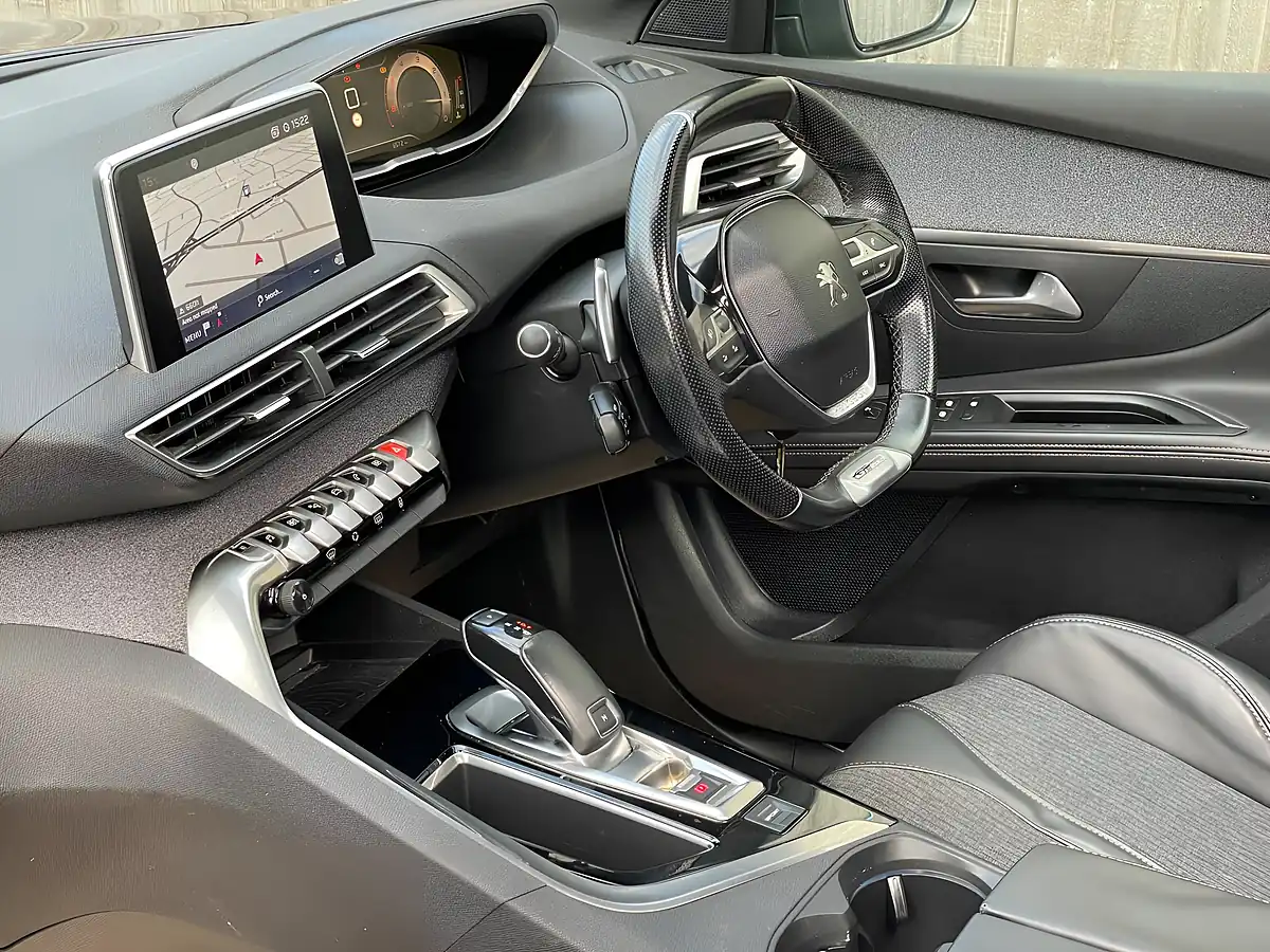 Used 2018 Peugeot 5008 GT Line Grey - Interior and Exterior details 7