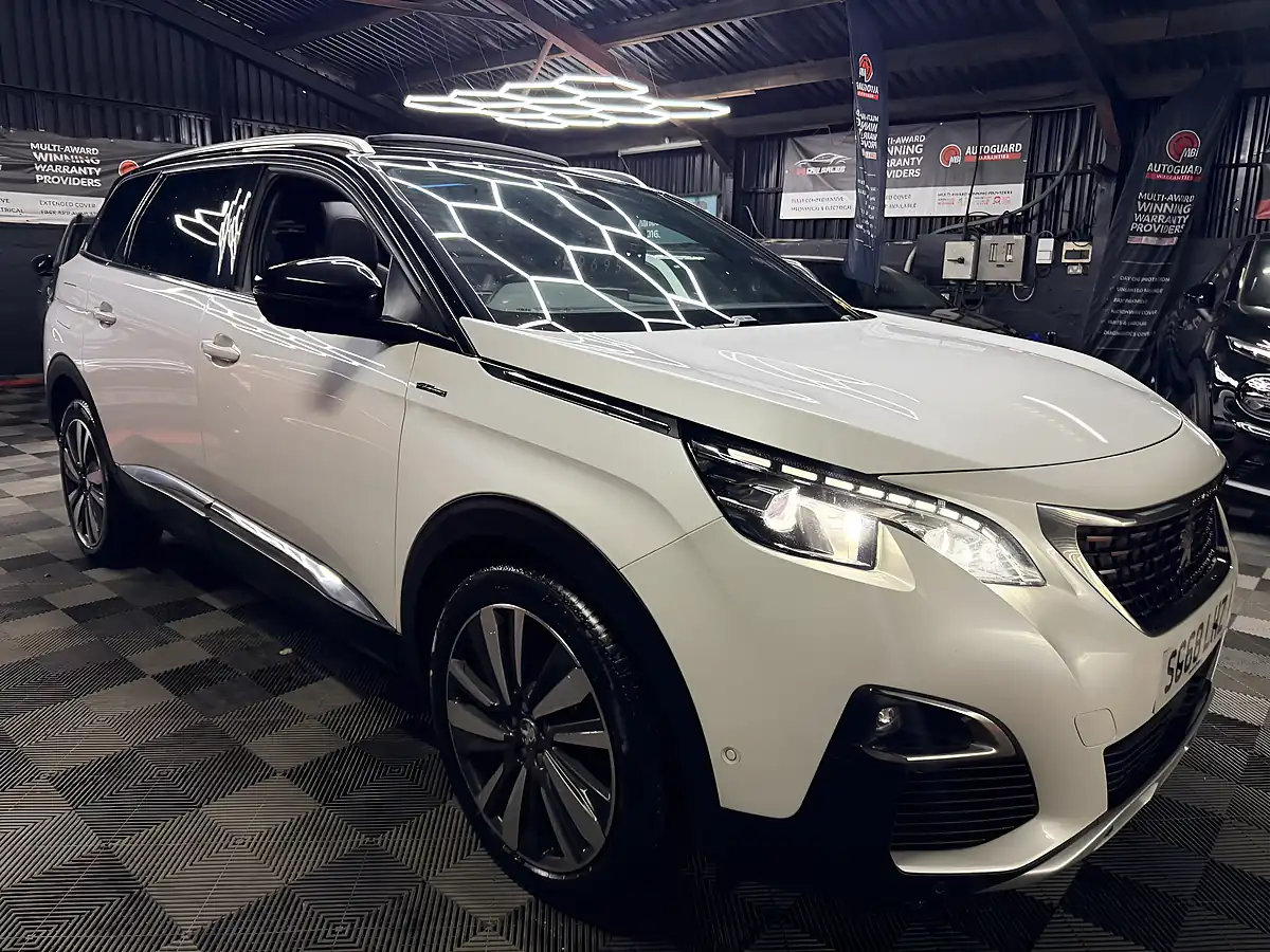 Used 2018 Peugeot 5008 GT Line Premium White - Interior and Exterior details 11