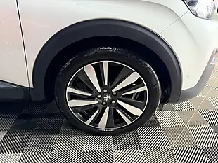 Used 2018 Peugeot 5008 GT Line Premium White - Interior and Exterior details 16