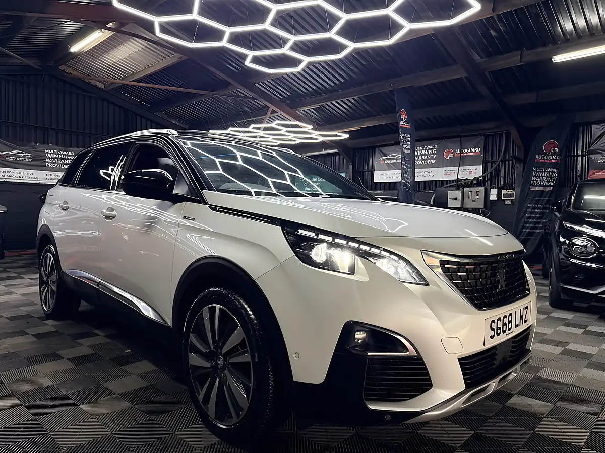 Used 2018 Peugeot 5008 GT Line Premium White - Interior and Exterior details 4