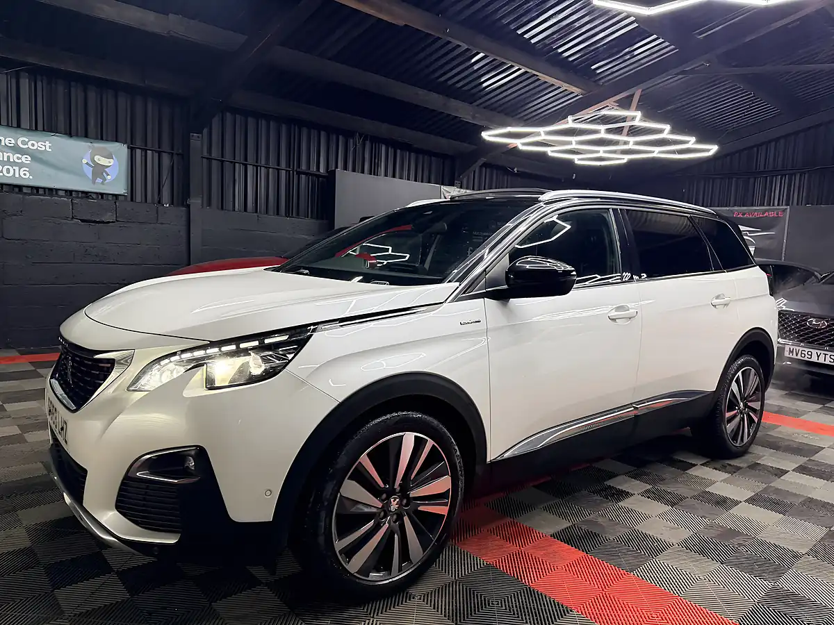 Used 2018 Peugeot 5008 GT Line Premium White - Interior and Exterior details 7