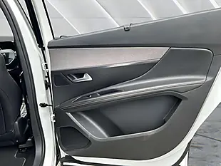 Used 2018 Peugeot 5008 GT White - Interior and Exterior details 15