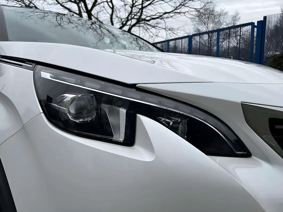 Used 2018 Peugeot 5008 GT White - Interior and Exterior details 19