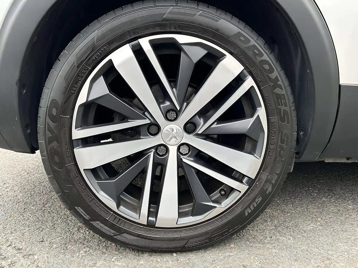 Used 2018 Peugeot 5008 GT White - Interior and Exterior details 20