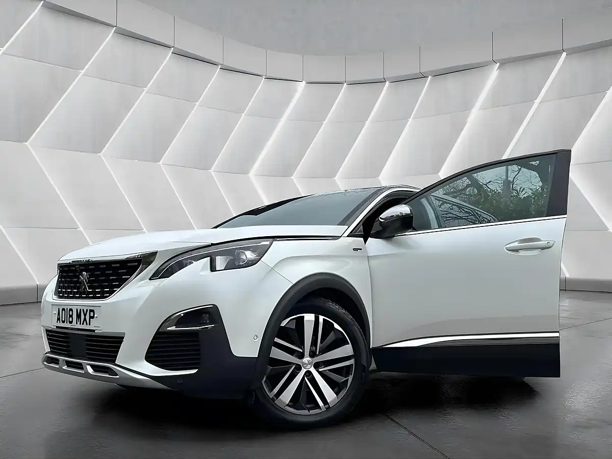 Used 2018 Peugeot 5008 GT White - Interior and Exterior details 3